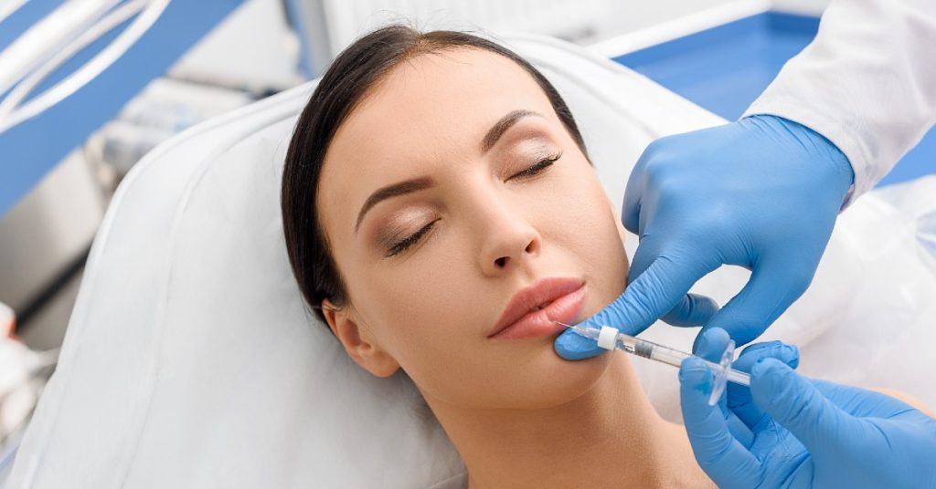 Mărirea buzelor prin injectare cu acid hialuronic